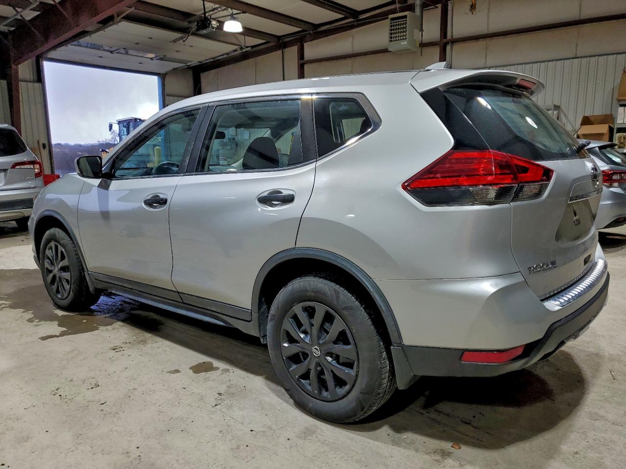 2017 NISSAN ROGUE S photo 2