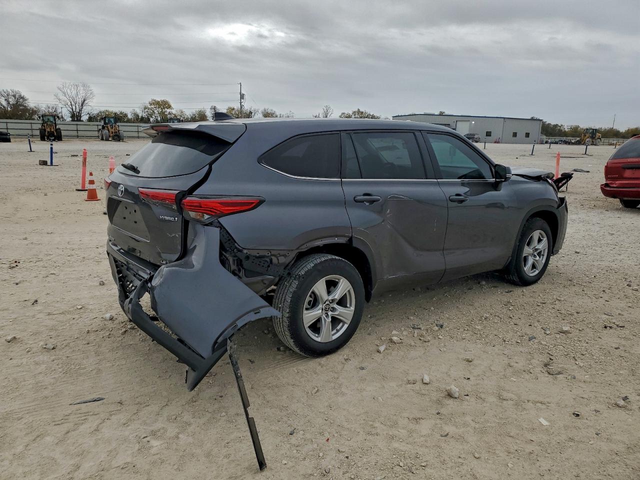 2023 TOYOTA HIGHLANDER HYBRID LE photo 3