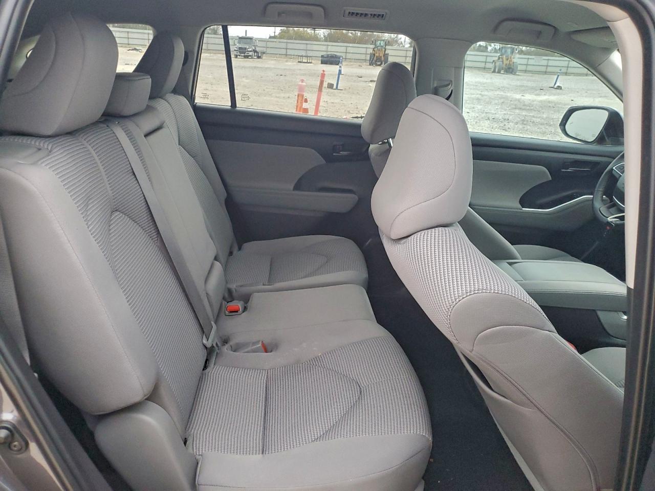 2023 TOYOTA HIGHLANDER HYBRID LE photo 11