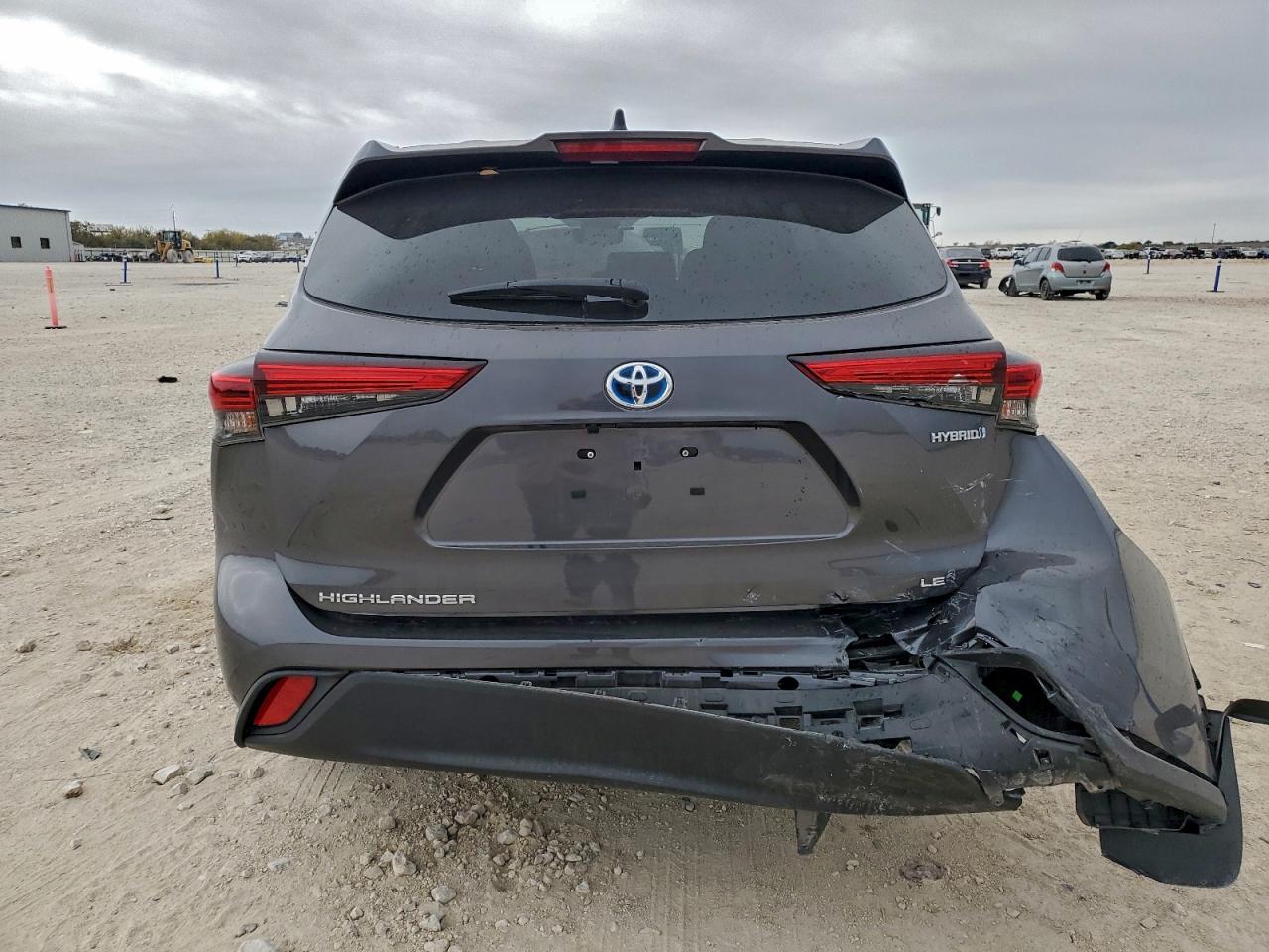 2023 TOYOTA HIGHLANDER HYBRID LE photo 6