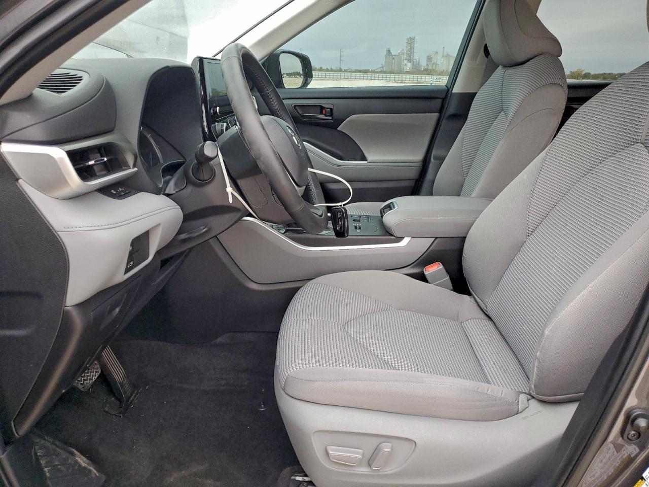 2023 TOYOTA HIGHLANDER HYBRID LE photo 7