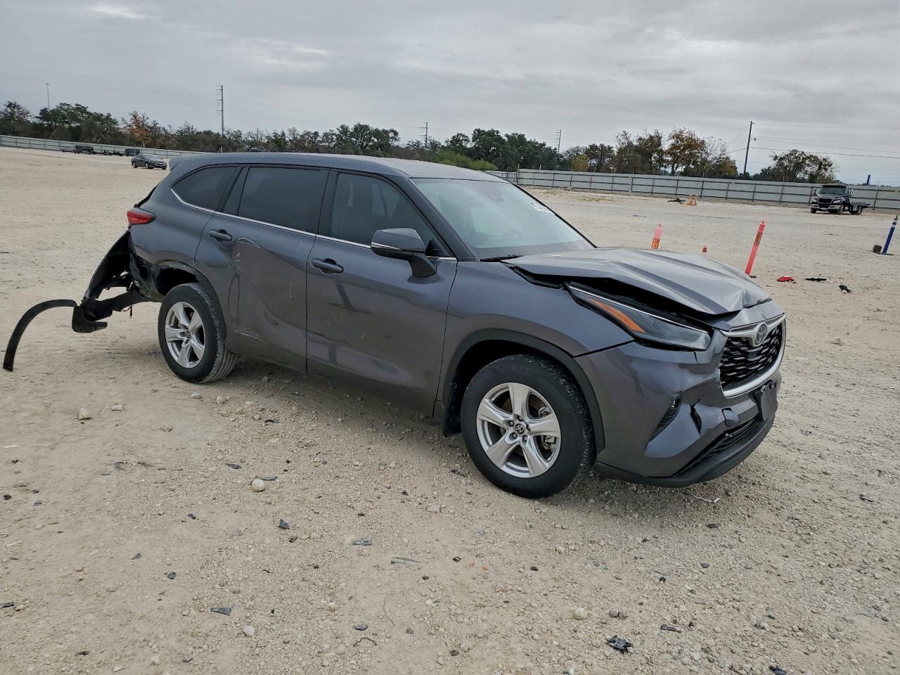 2023 TOYOTA HIGHLANDER HYBRID LE photo 4