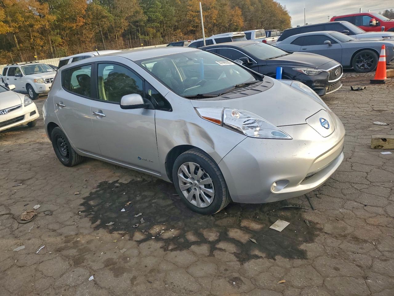 2015 NISSAN LEAF S photo 4