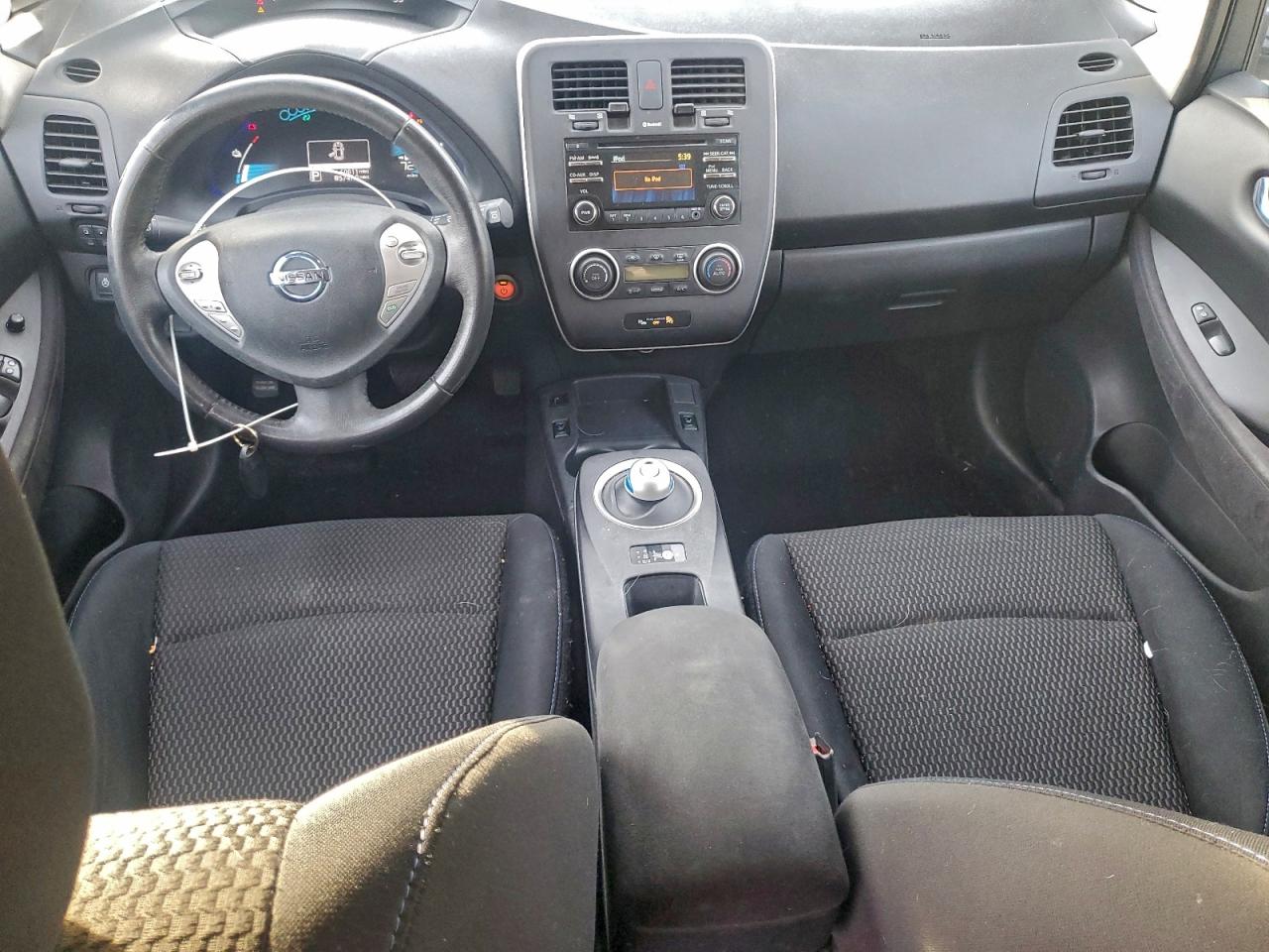 2015 NISSAN LEAF S photo 8