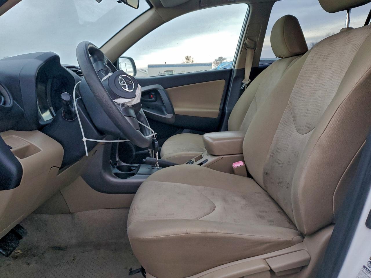 2010 TOYOTA RAV4 photo 7