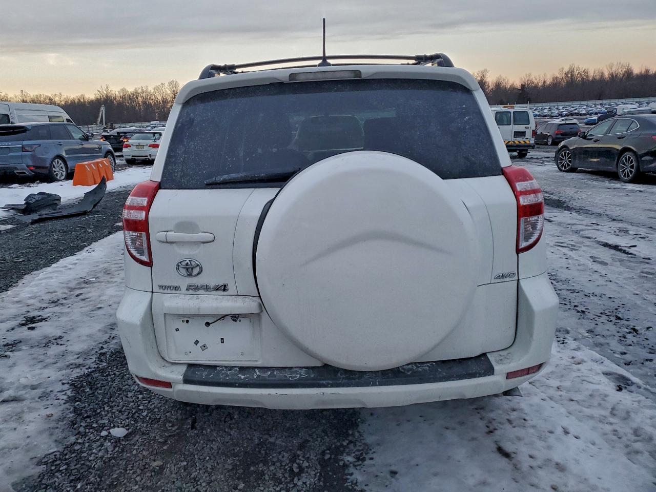 2010 TOYOTA RAV4 photo 6