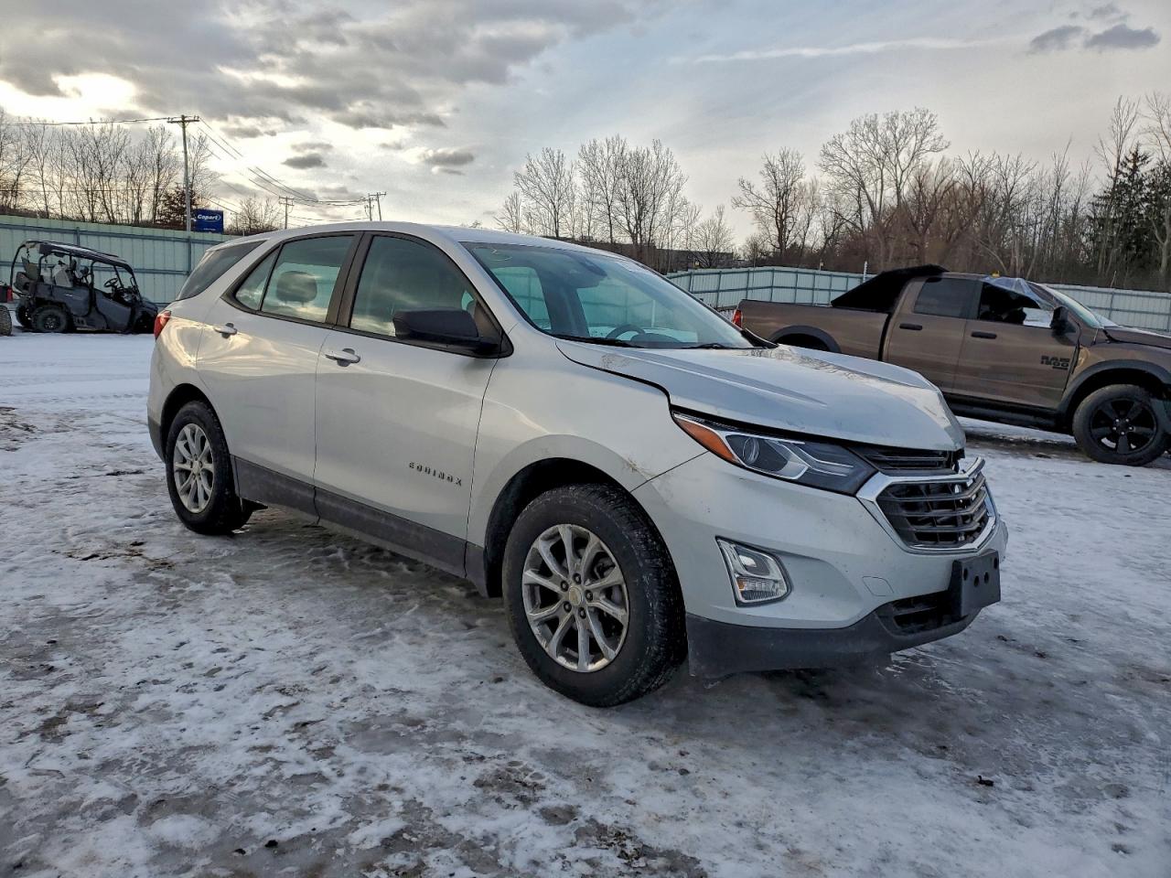 2021 CHEVROLET EQUINOX LS photo 4
