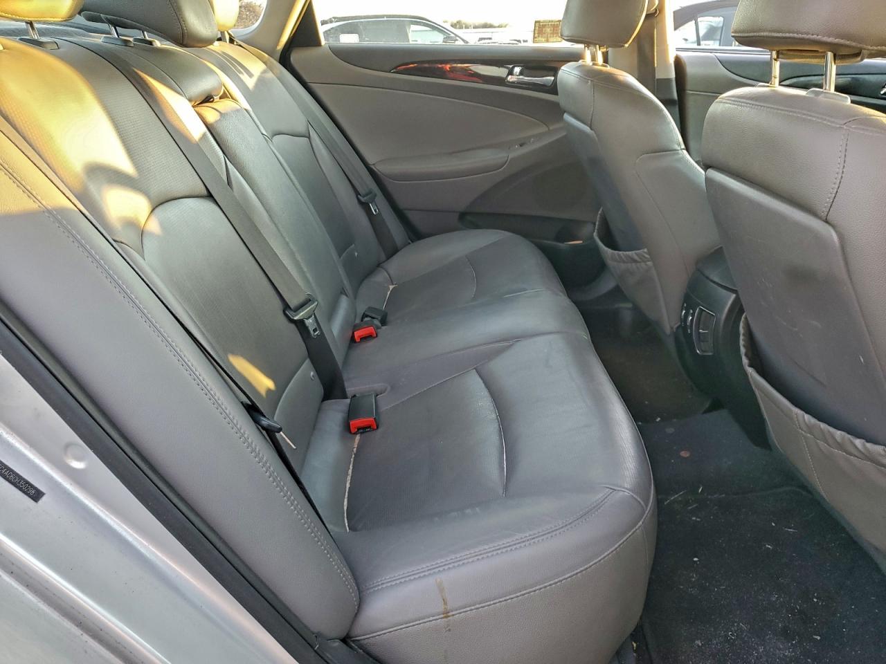 2012 HYUNDAI SONATA SE photo 10