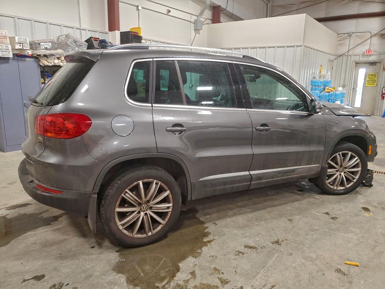 2016 VOLKSWAGEN TIGUAN S photo 3
