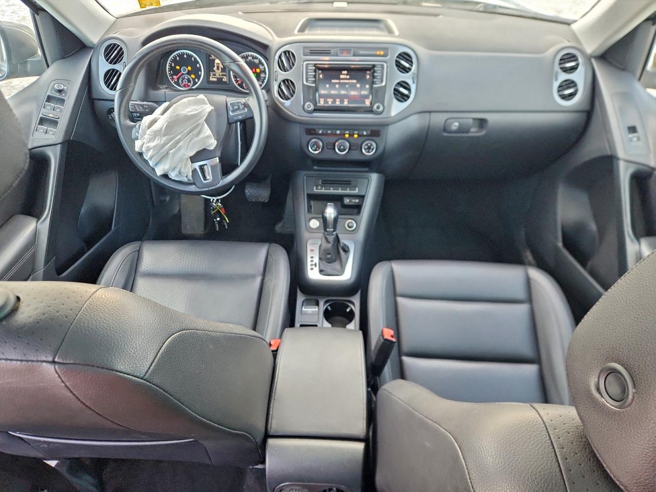 2016 VOLKSWAGEN TIGUAN S photo 8