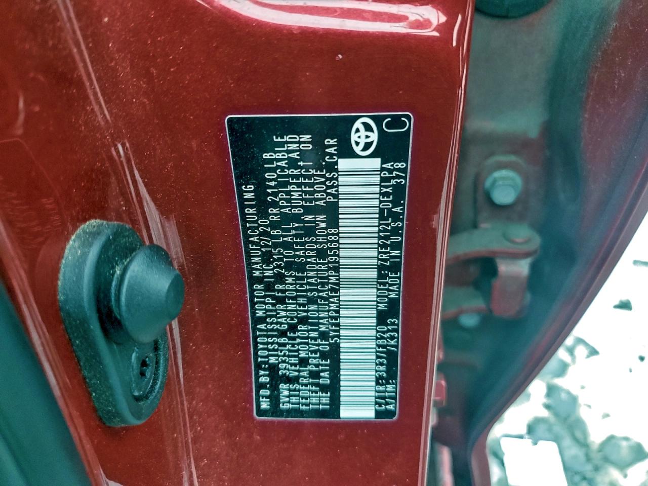 2021 TOYOTA COROLLA LE photo 12