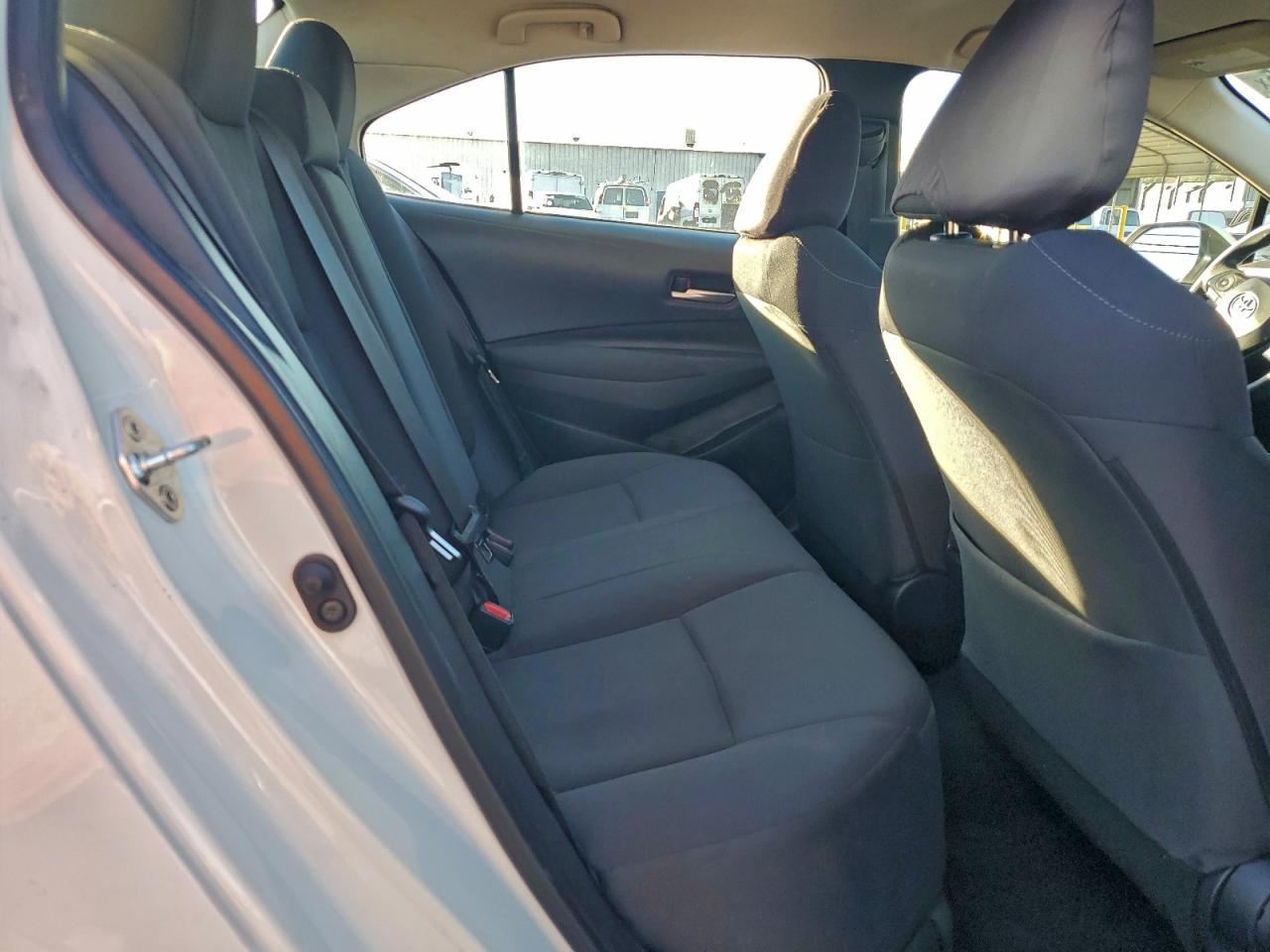 2020 TOYOTA COROLLA LE photo 10