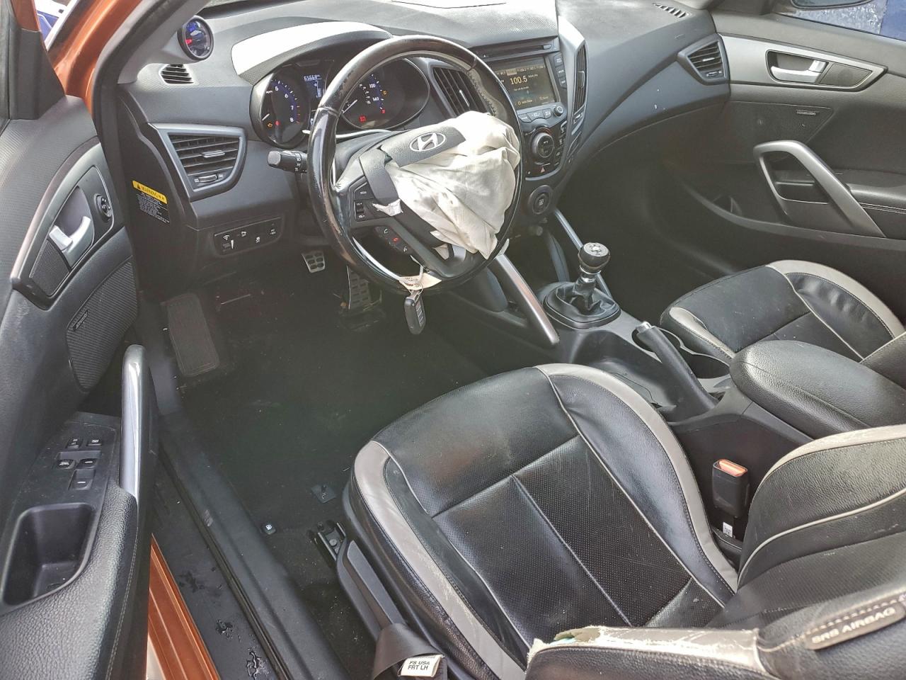 2015 HYUNDAI VELOSTER TURBO photo 8
