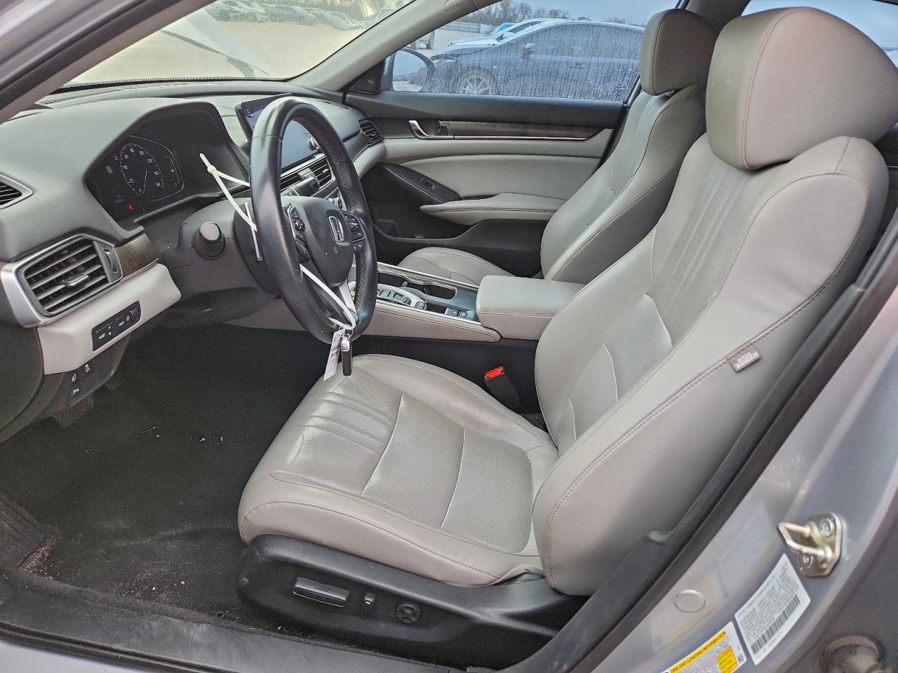 2018 HONDA ACCORD TOURING photo 7