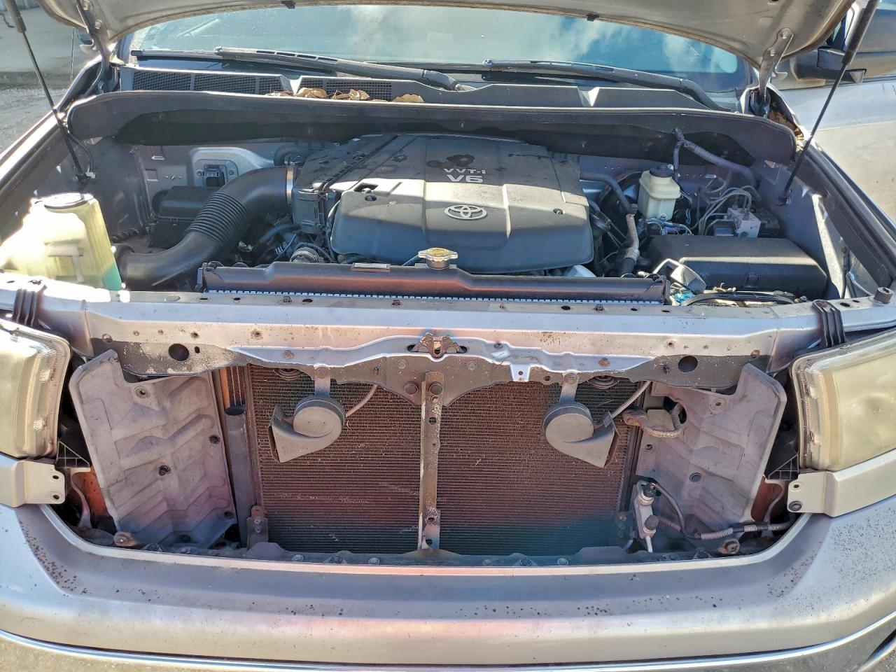 2010 TOYOTA TUNDRA DOUBLE CAB SR5 photo 11