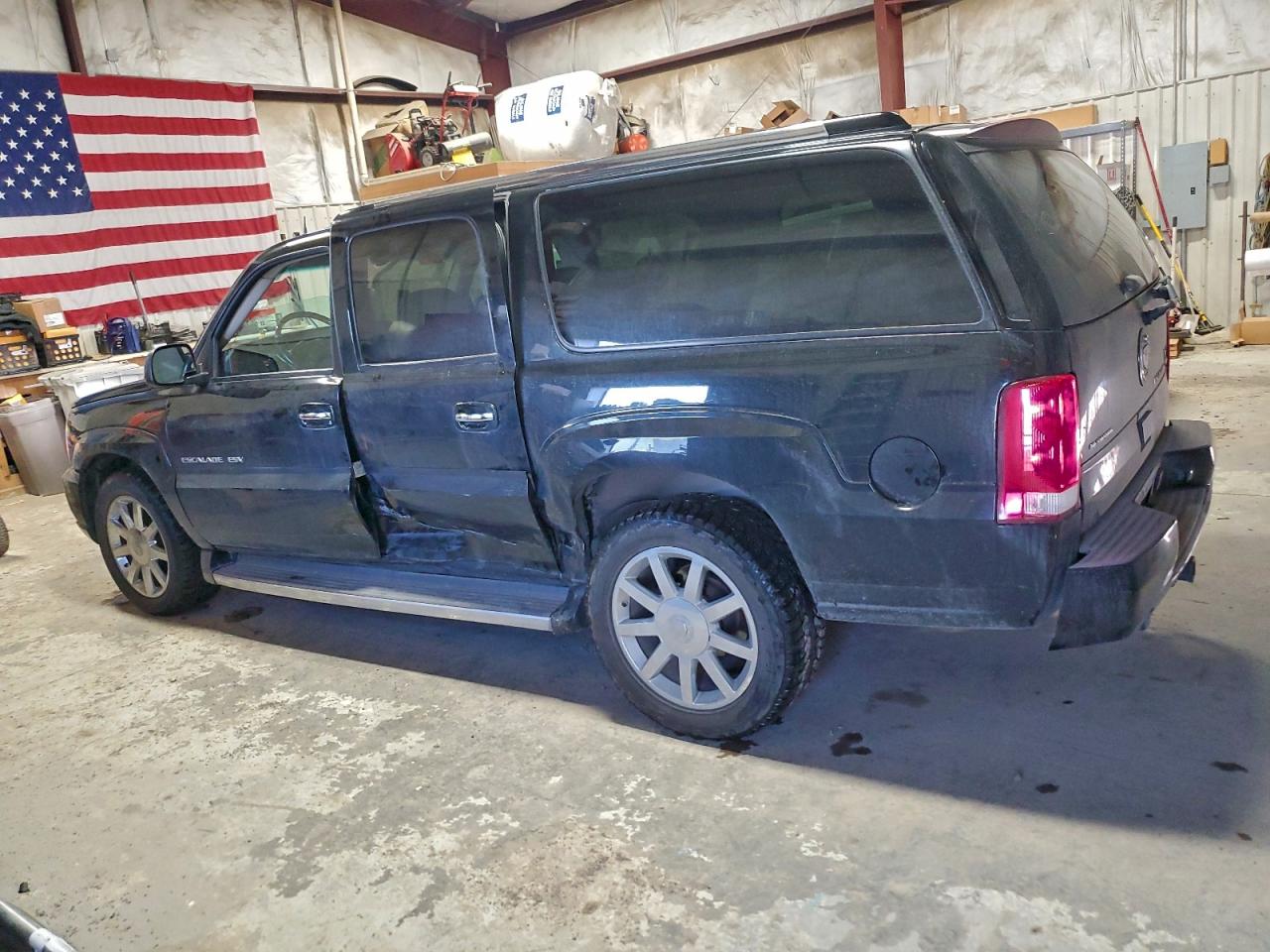 2005 CADILLAC ESCALADE ESV photo 2