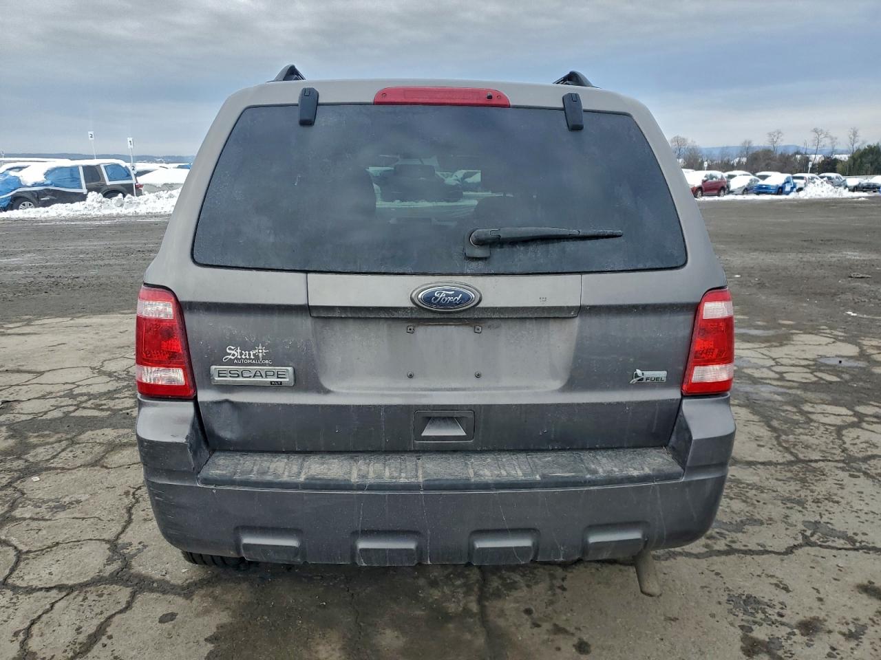 2010 FORD ESCAPE XLT photo 6