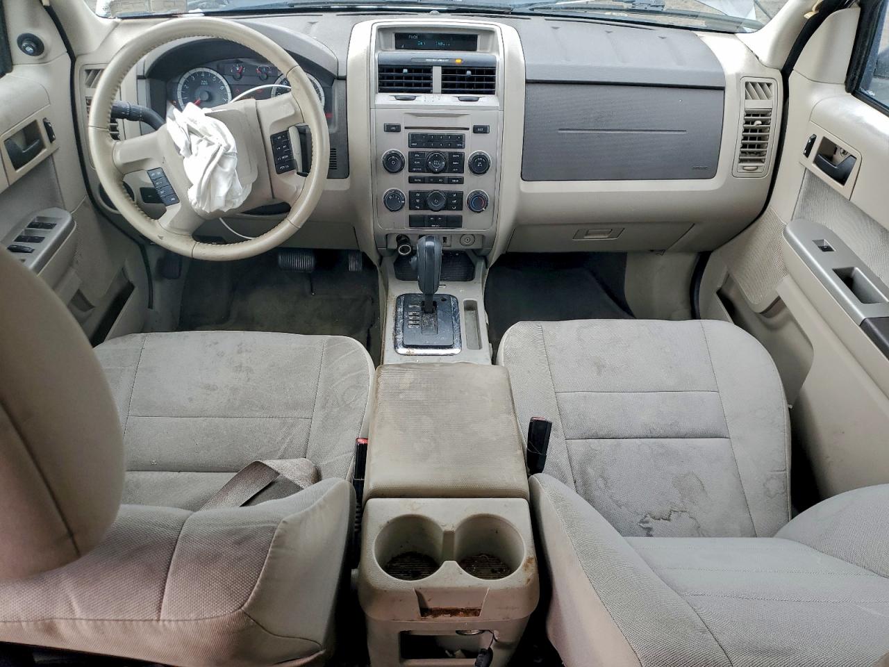 2010 FORD ESCAPE XLT photo 8