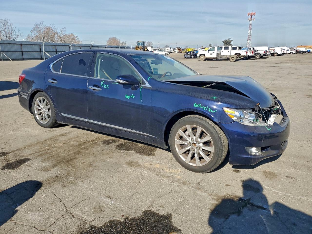 2011 LEXUS LS 460 photo 4