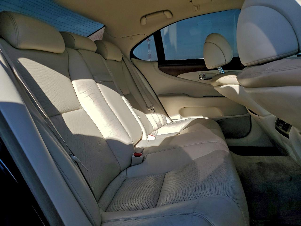 2011 LEXUS LS 460 photo 10