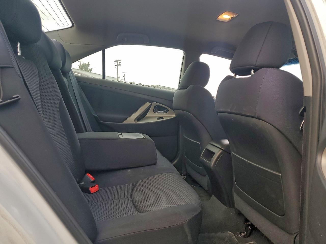 2010 TOYOTA CAMRY BASE photo 10