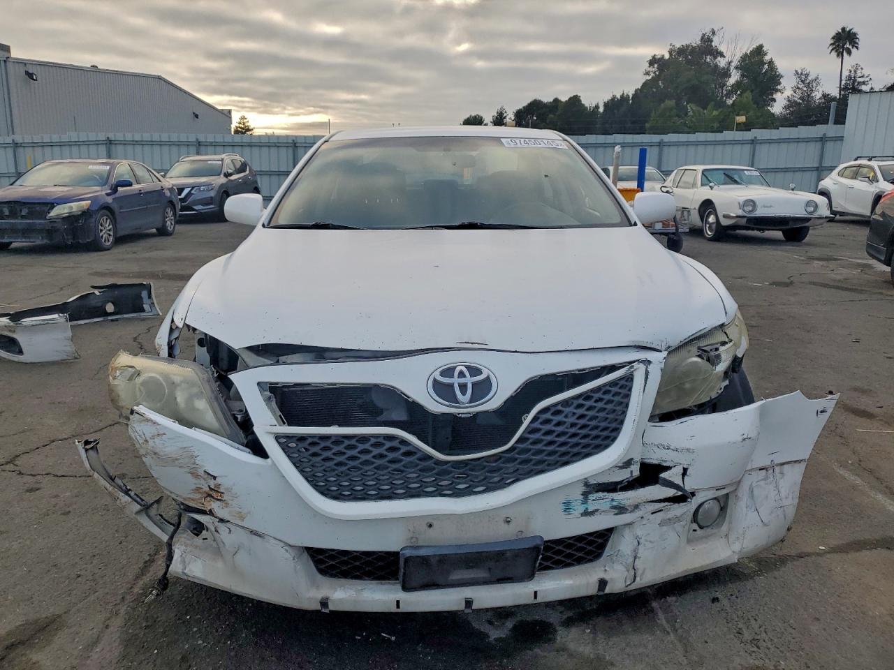 2010 TOYOTA CAMRY BASE photo 5