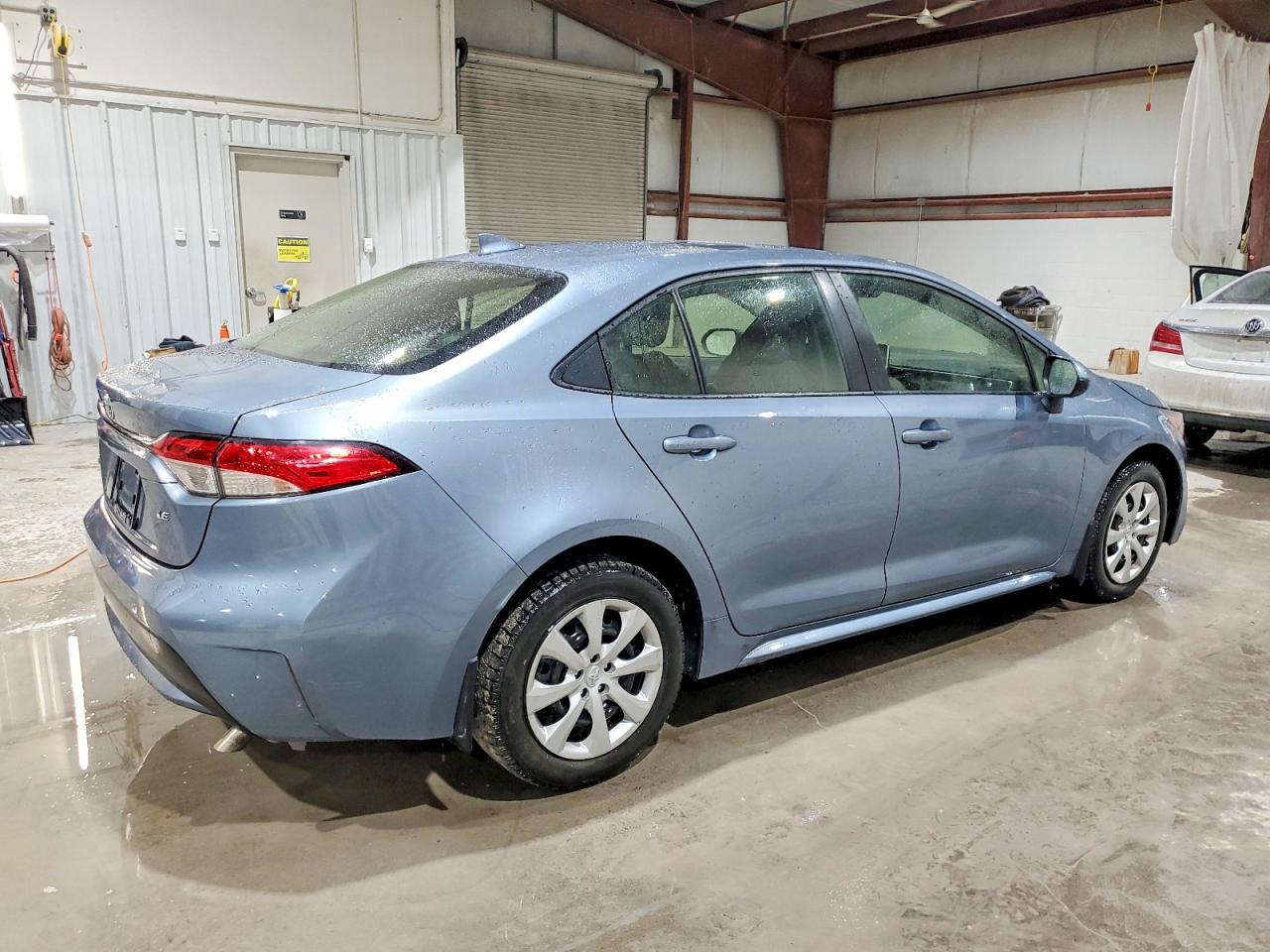 2020 TOYOTA COROLLA LE photo 3
