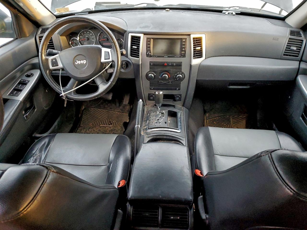 2010 JEEP GRAND CHEROKEE LAREDO photo 8