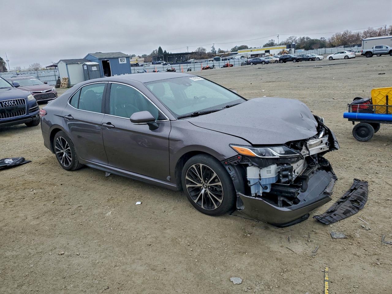2019 TOYOTA CAMRY L photo 4
