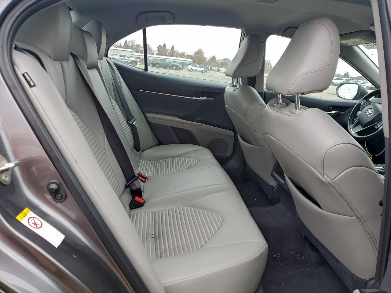 2019 TOYOTA CAMRY L photo 10