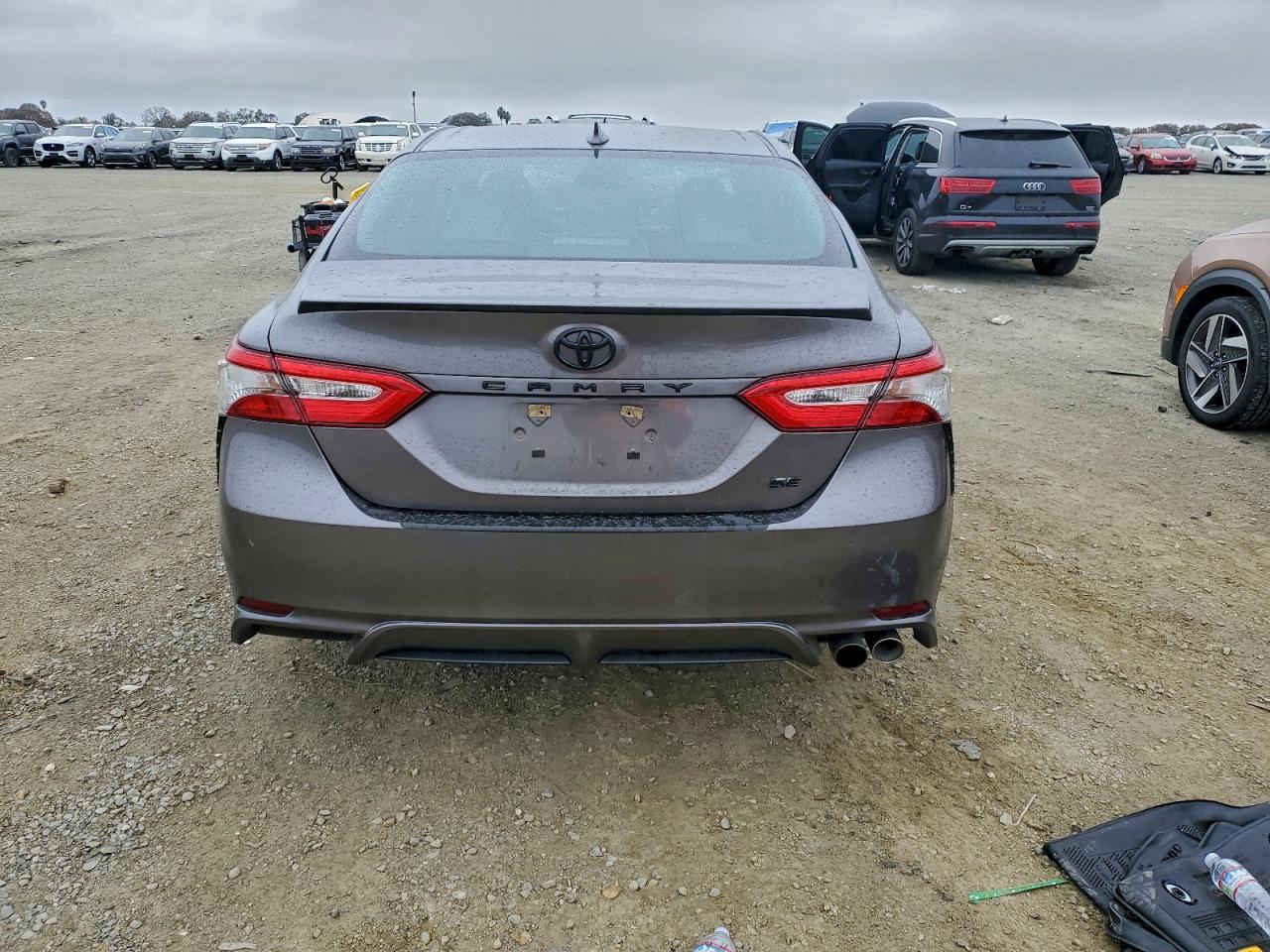 2019 TOYOTA CAMRY L photo 6