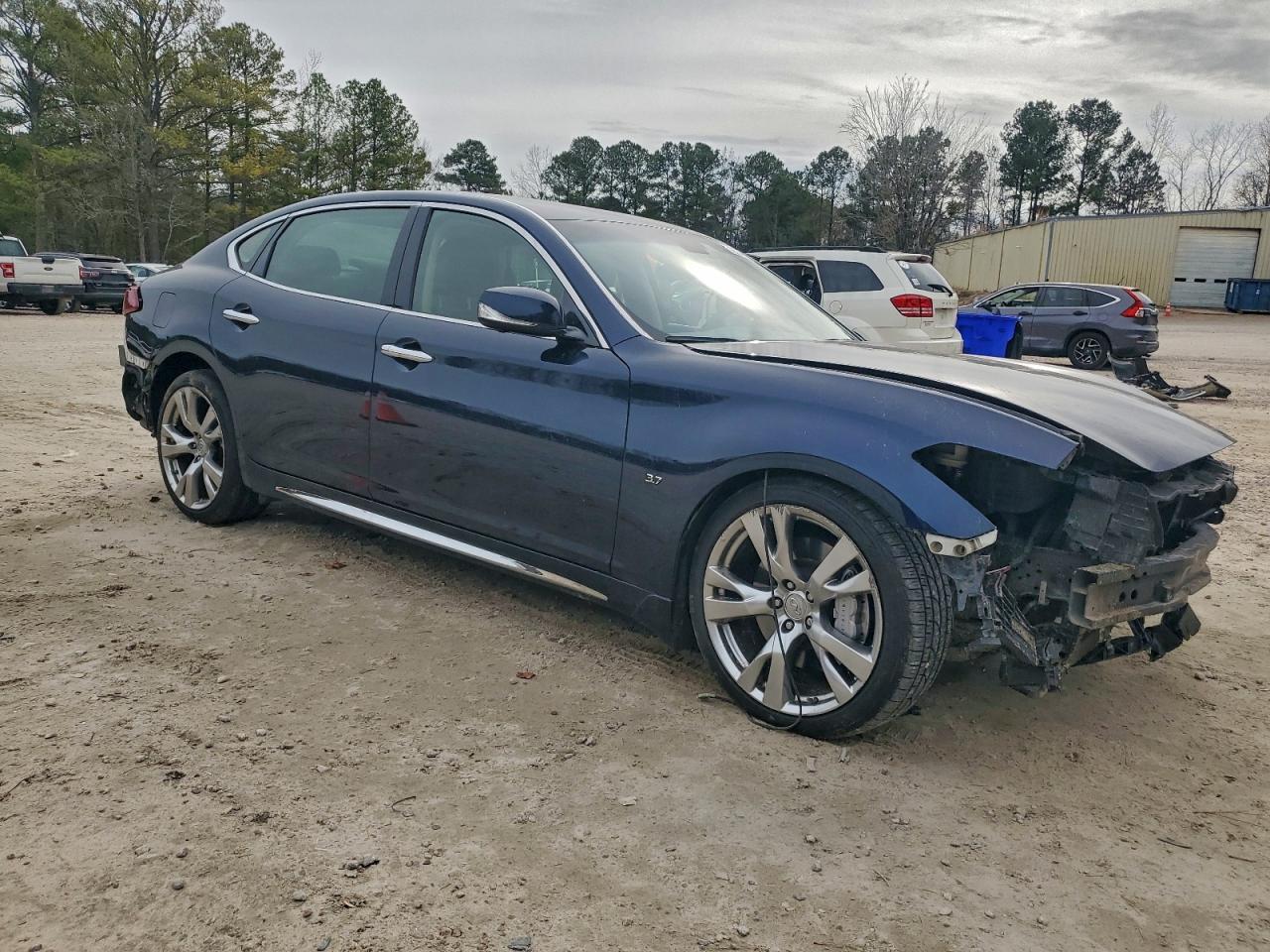 2015 INFINITI Q70L 3.7 photo 4