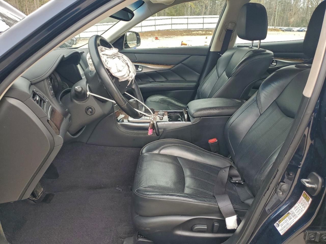 2015 INFINITI Q70L 3.7 photo 7