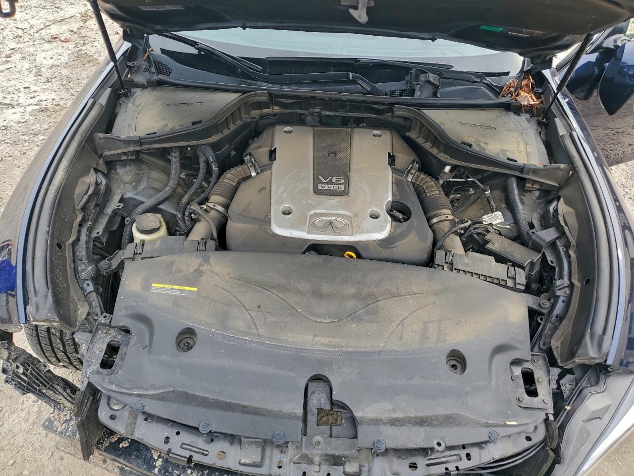 2015 INFINITI Q70L 3.7 photo 11