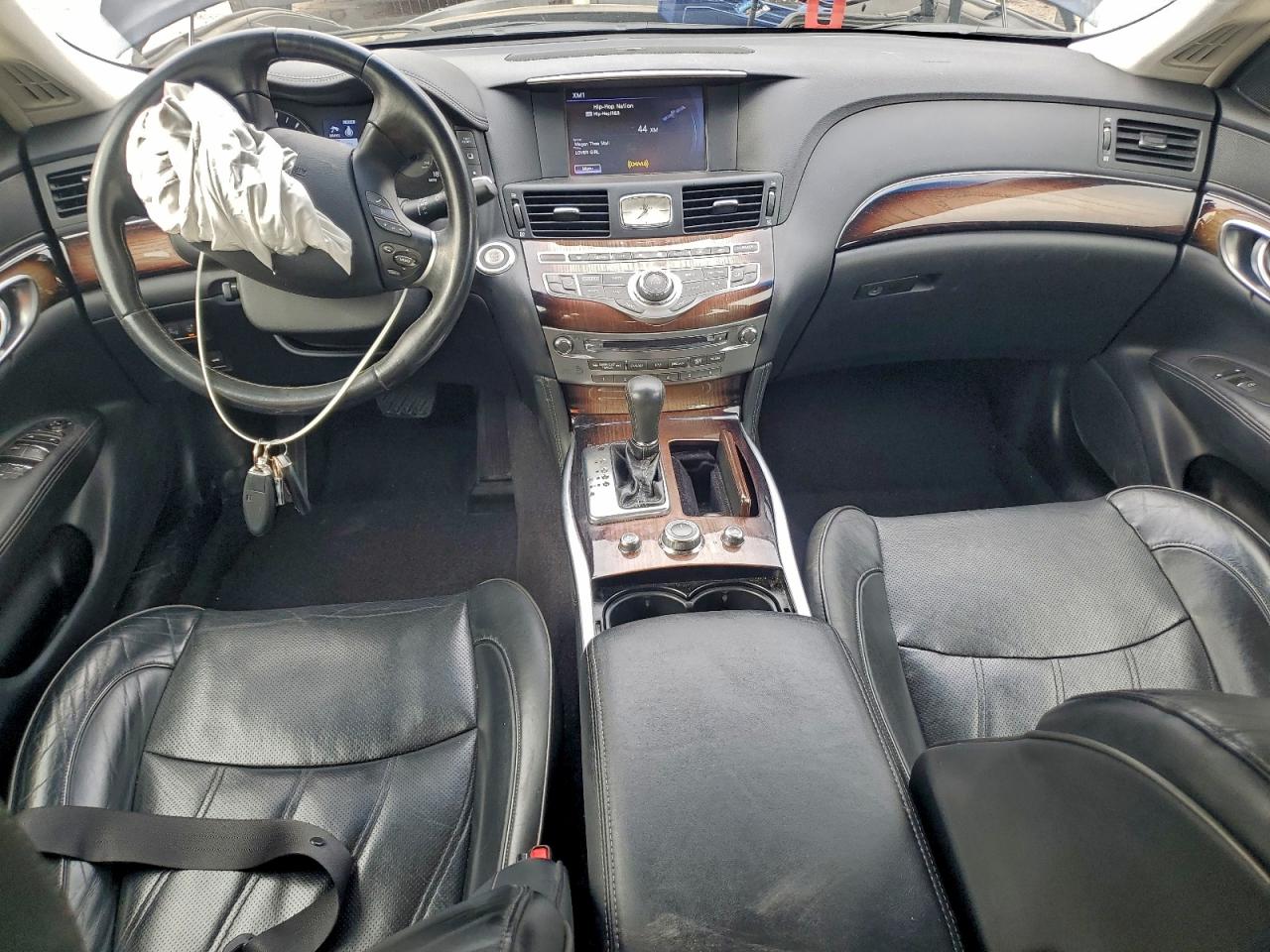 2015 INFINITI Q70L 3.7 photo 8