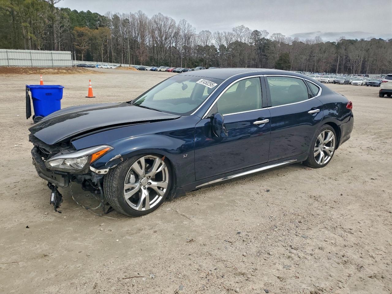 2015 INFINITI Q70L