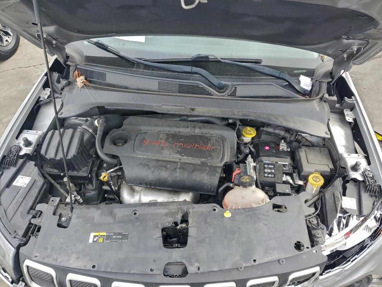 2022 JEEP COMPASS LATITUDE photo 11