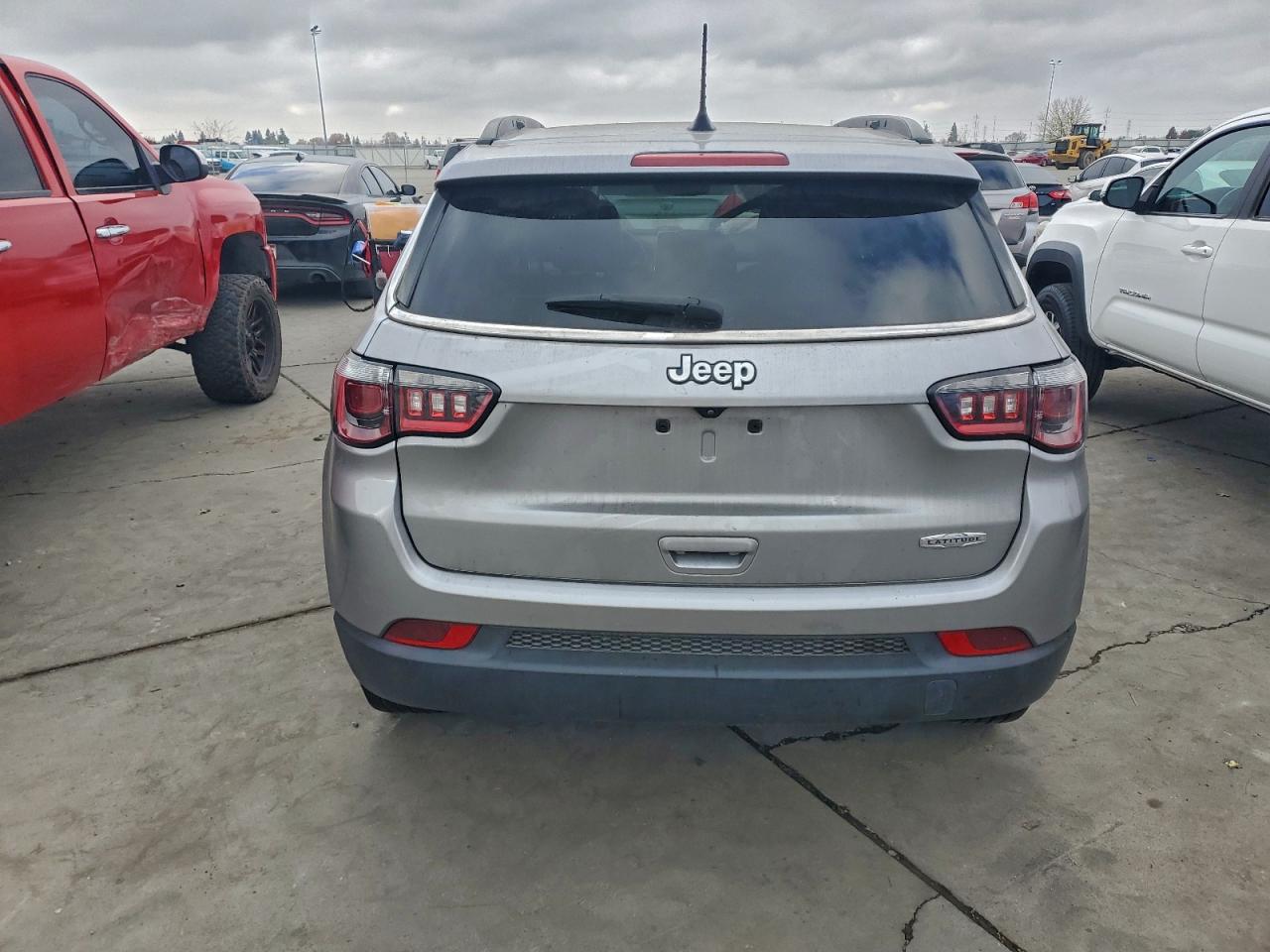 2022 JEEP COMPASS LATITUDE photo 6