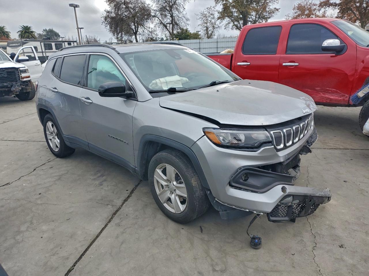 2022 JEEP COMPASS LATITUDE photo 4