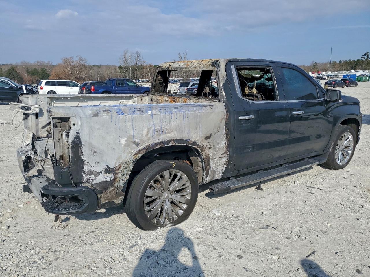 2021 CHEVROLET SILVERADO K1500 HIGH COUNTRY photo 3