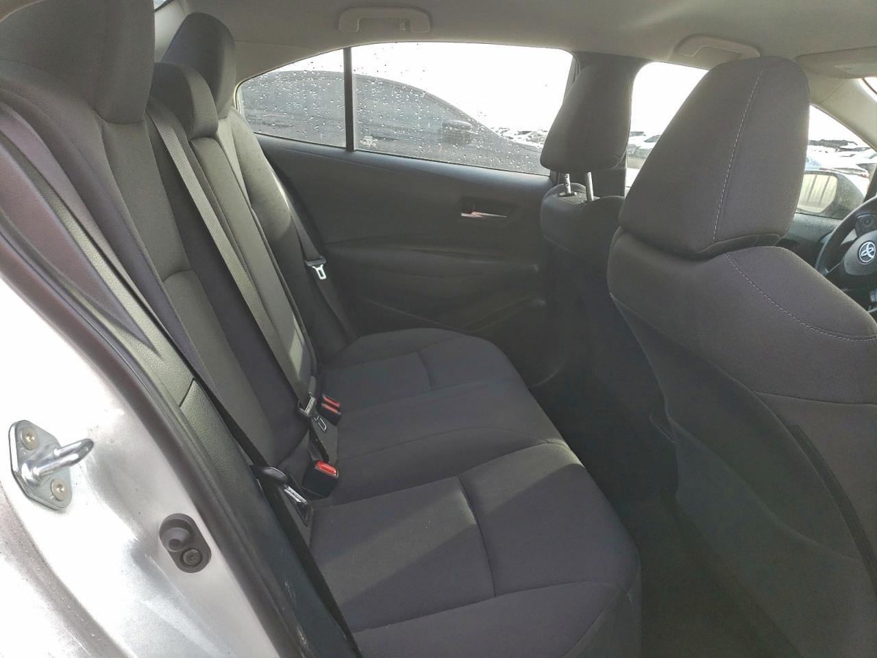 2021 TOYOTA COROLLA LE photo 10