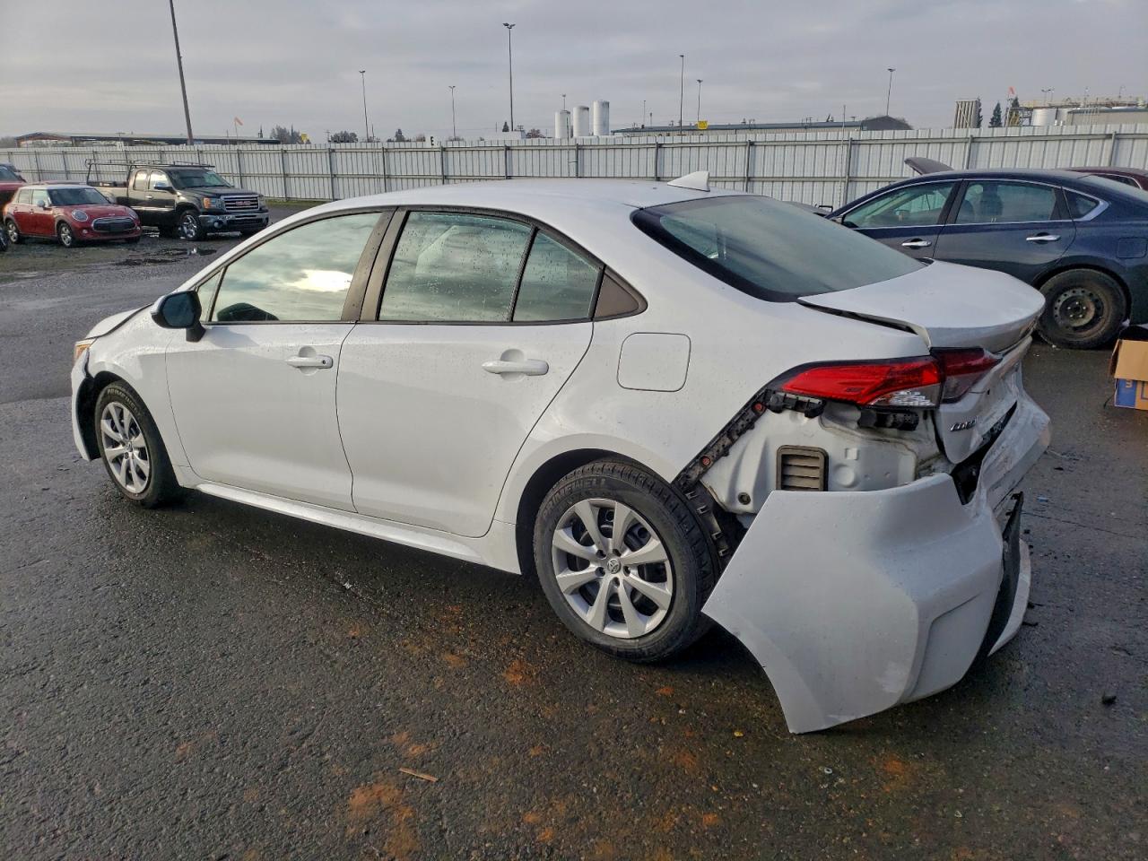 2021 TOYOTA COROLLA LE photo 2