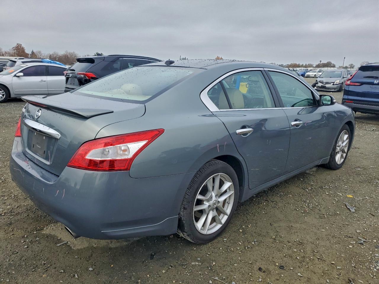 2011 NISSAN MAXIMA S photo 3