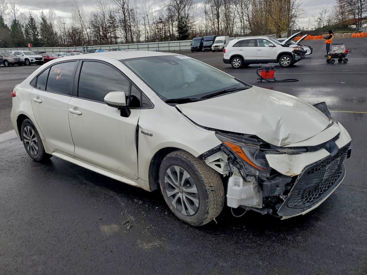 2021 TOYOTA COROLLA LE photo 4