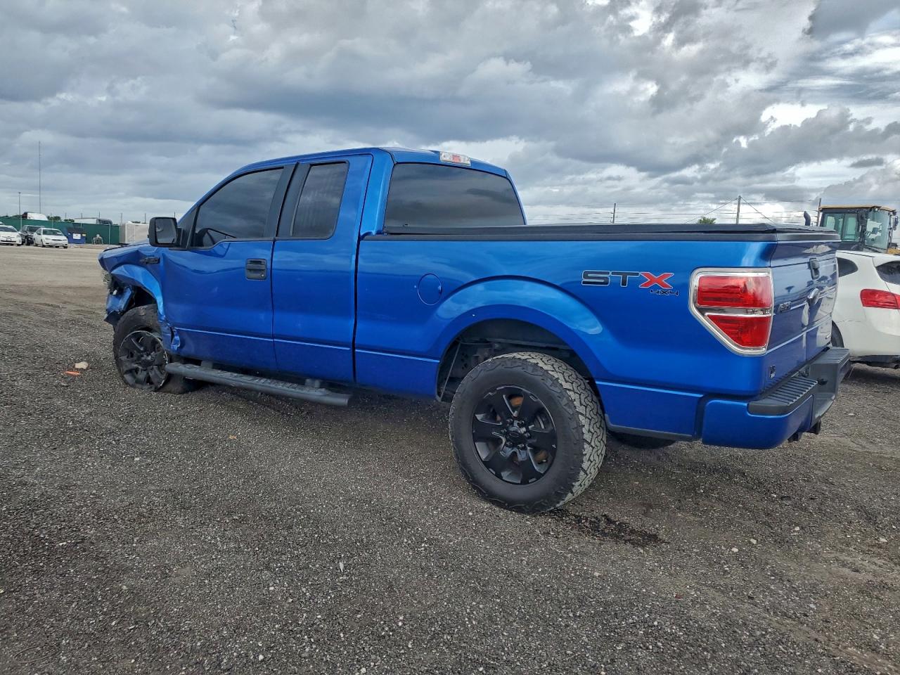 2013 FORD F150 SUPER CAB photo 2
