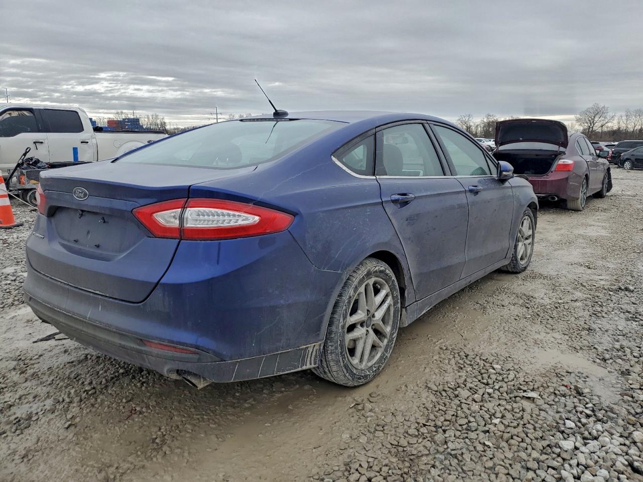 2016 FORD FUSION SE photo 3