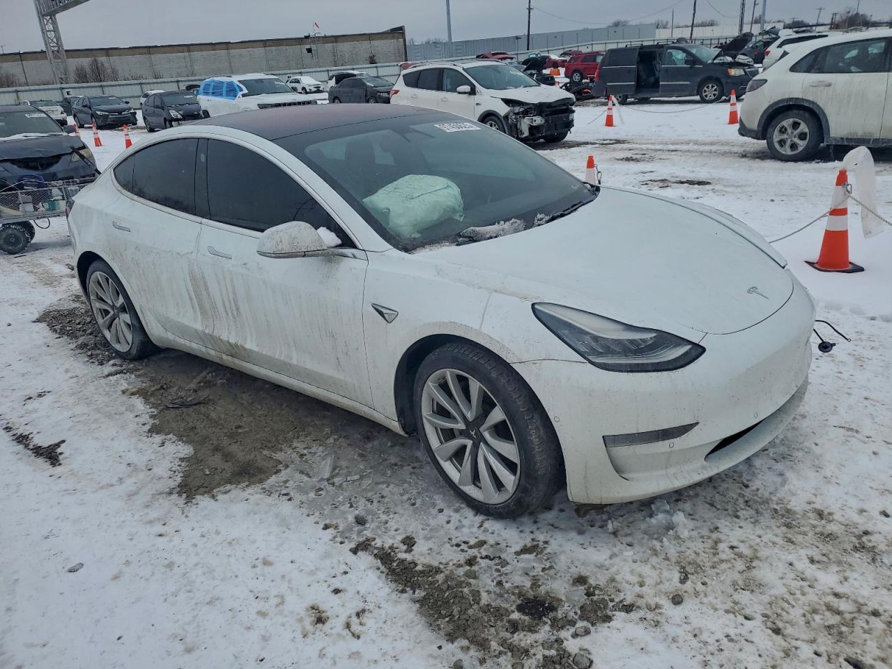 2018 TESLA MODEL 3 photo 4