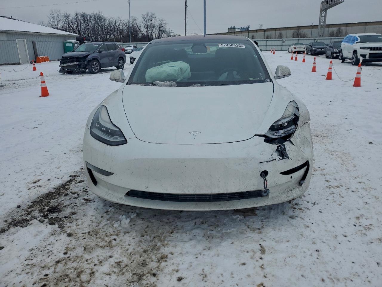 2018 TESLA MODEL 3 photo 5