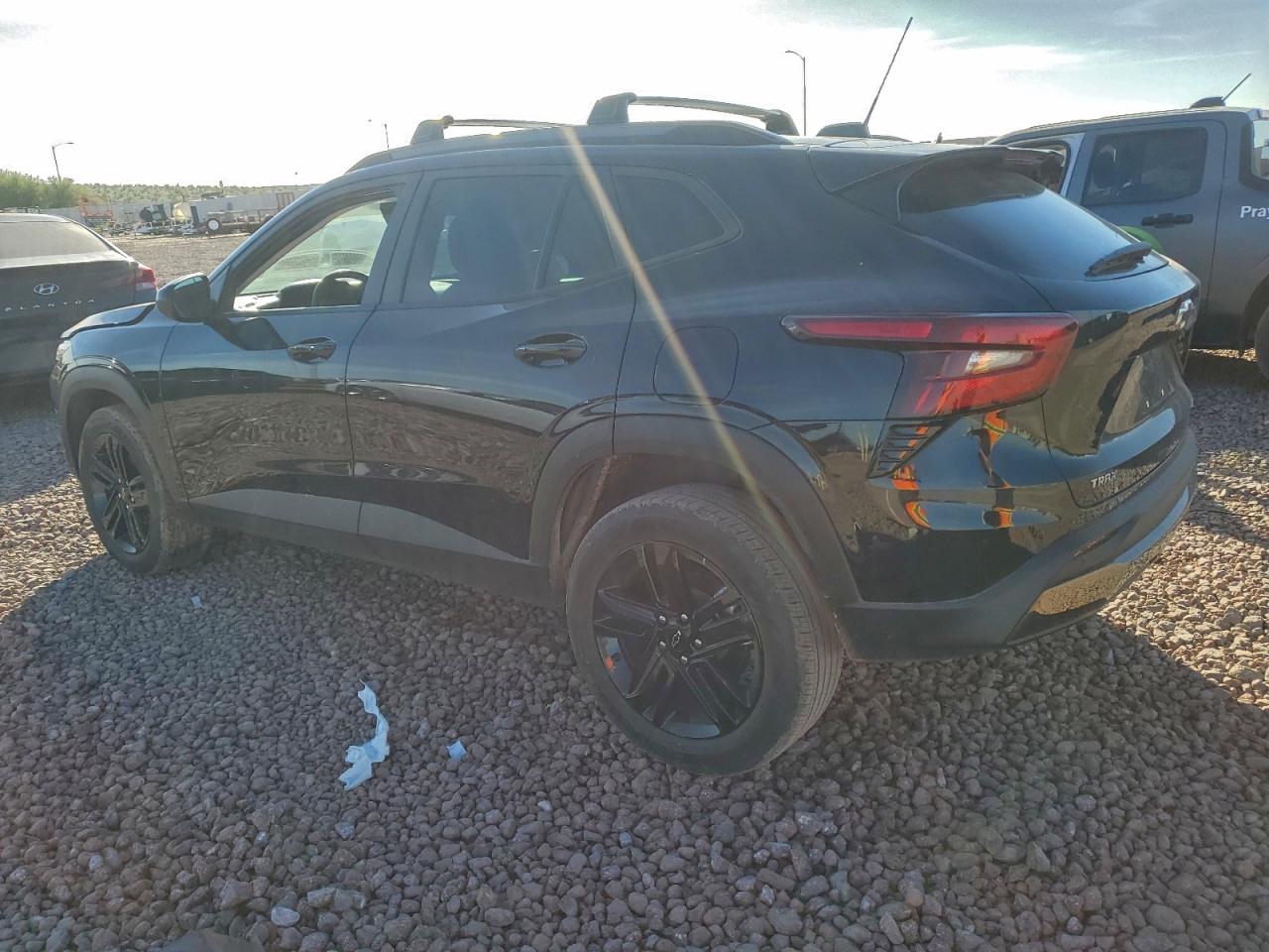 2025 CHEVROLET TRAX ACTIV photo 2