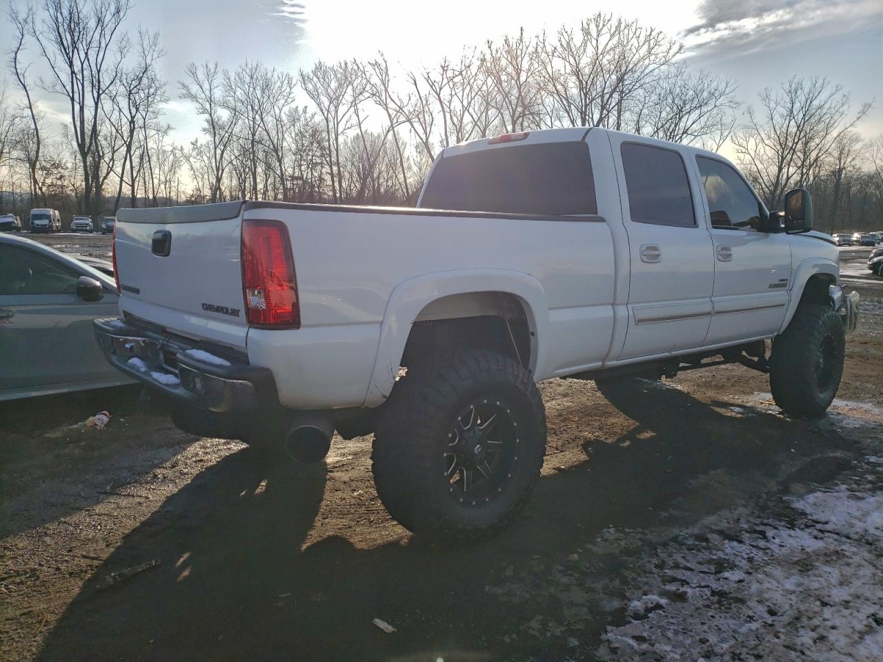 2003 CHEVROLET SILVERADO C2500 HEAVY DUTY photo 3